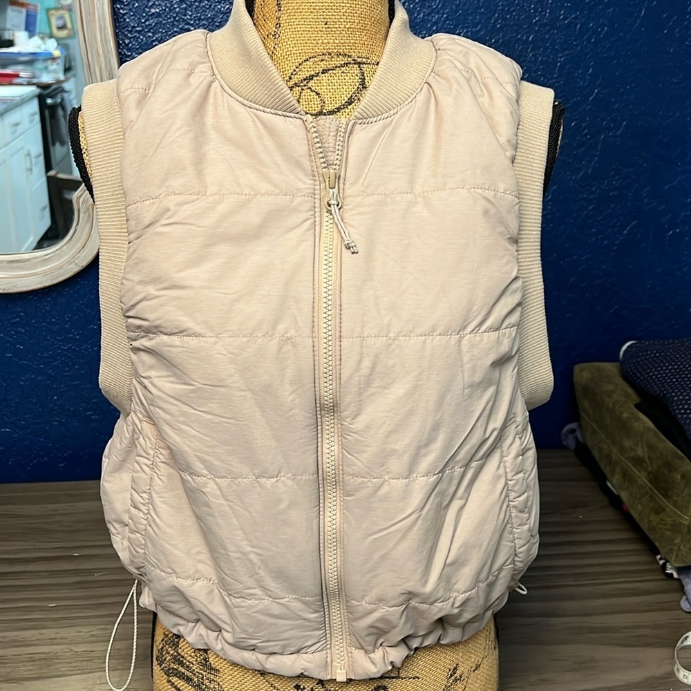 ALPINE DESIGN RECYCLED FABRIC BEIGE FULL ZIP CROP VEST M